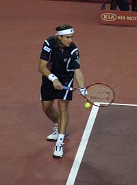 David Ferrer sirviendo en el Master Nacional de Tenis 2007